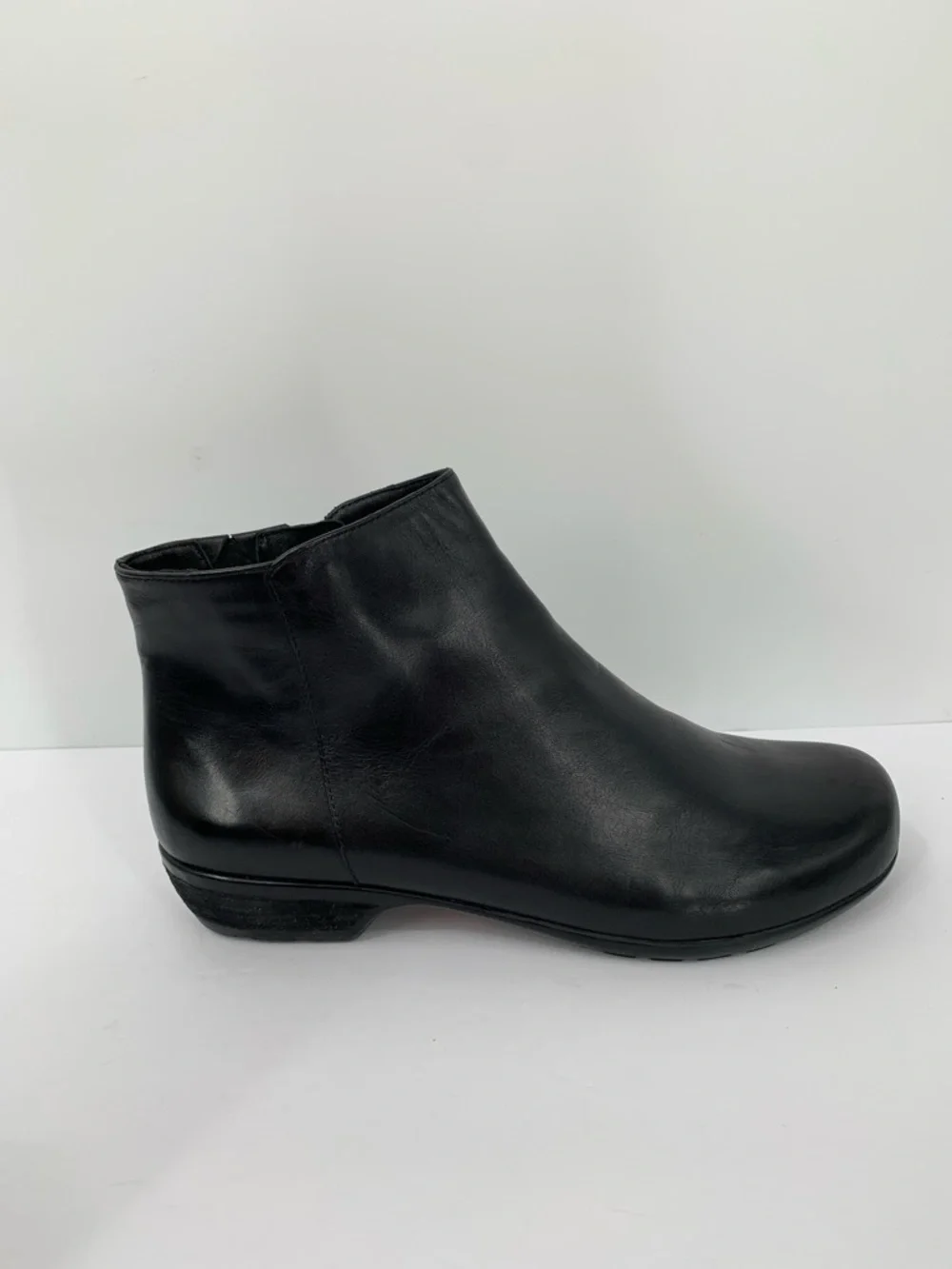 Ros Hommerson Ezra ankle boots black leather zipper shoe comfort women EUC 10.5